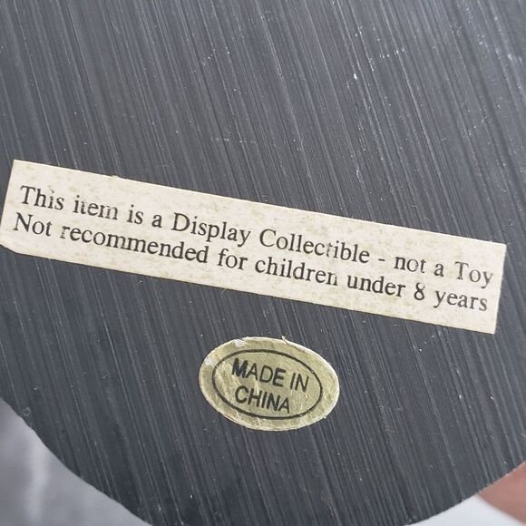 Lara Croft Bobblehead - Picture 8 of 9